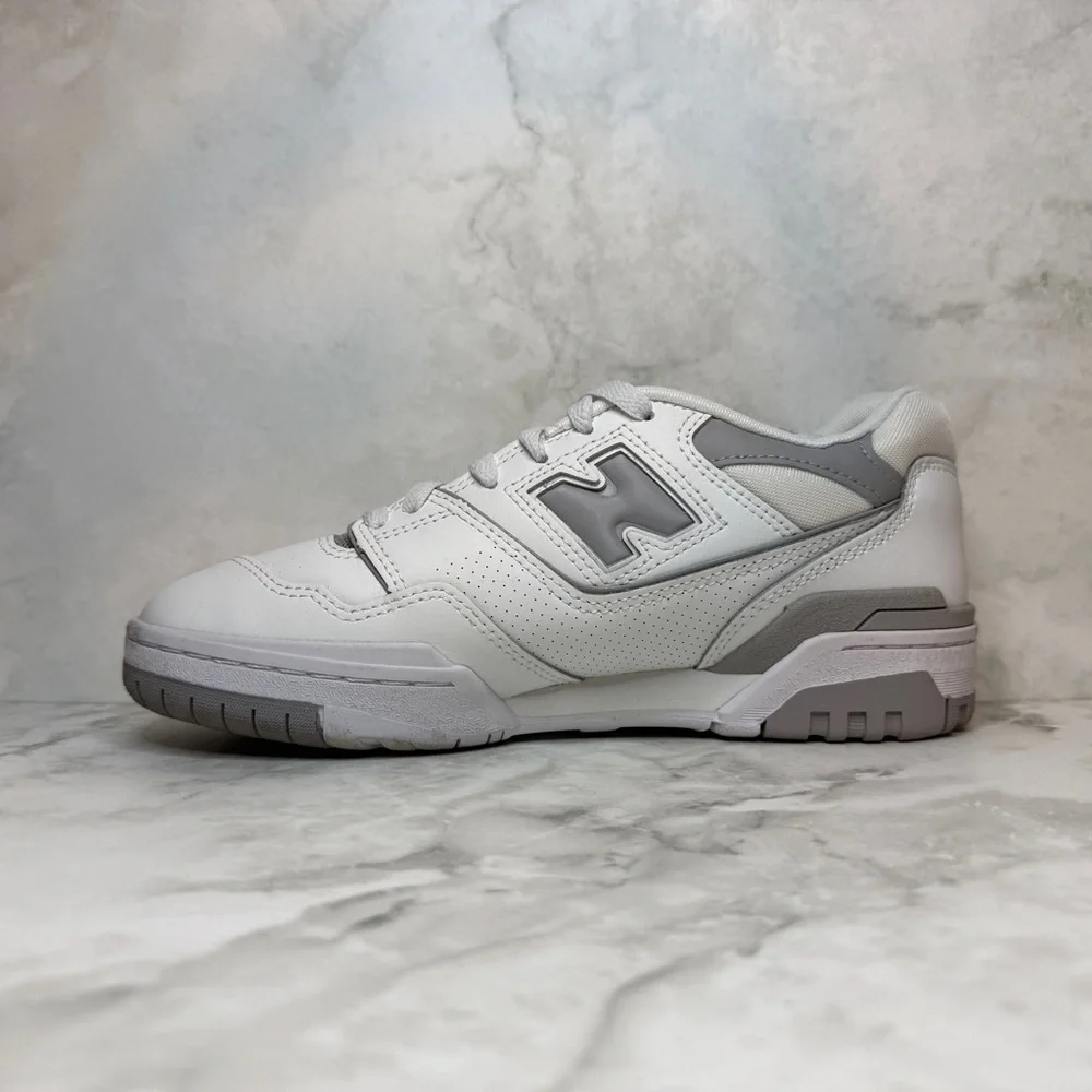 New Balance | 550 Sneakers | White & Grey Leather | Size M7 W8.5